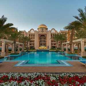 Globalstay At Palm Jumeirah Beachfront Paradise With Pool And Gym دبي
