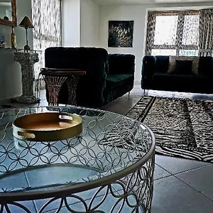 Luxury In Marina Apartment